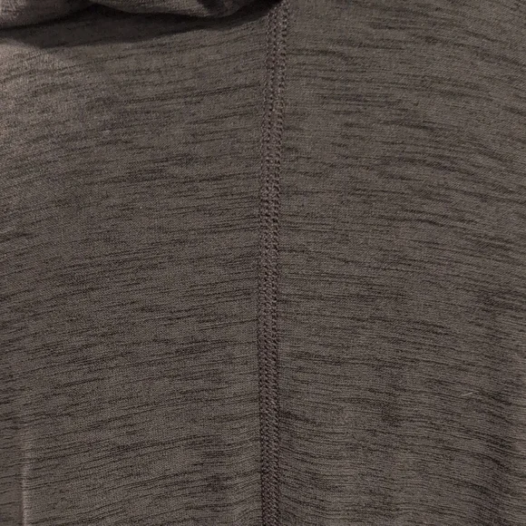 Old Navy Active Breathe On Womens XL Gray Lightweight Hooded Athletic Top - Picture 7 of 9